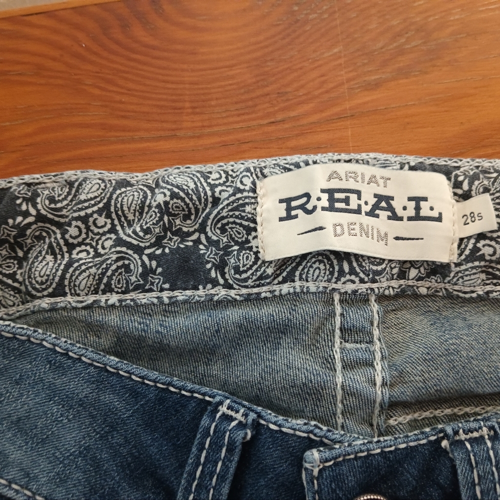 Ariat R.E.A.L. denim  size 28s